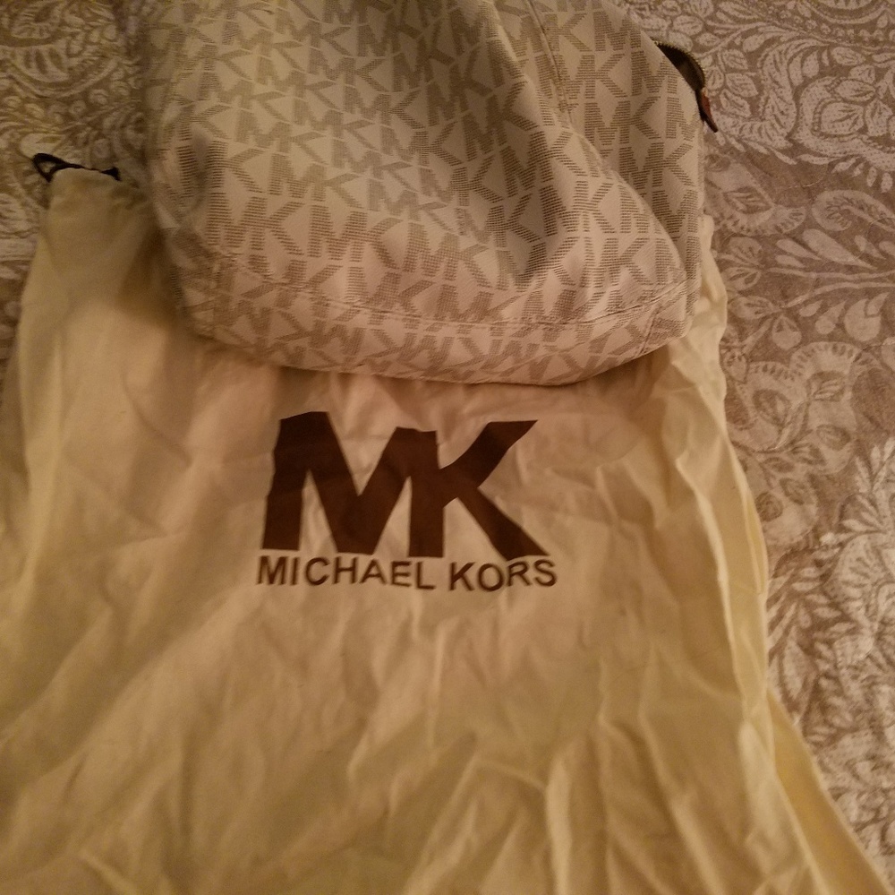 Michae Kors huge pocketbook